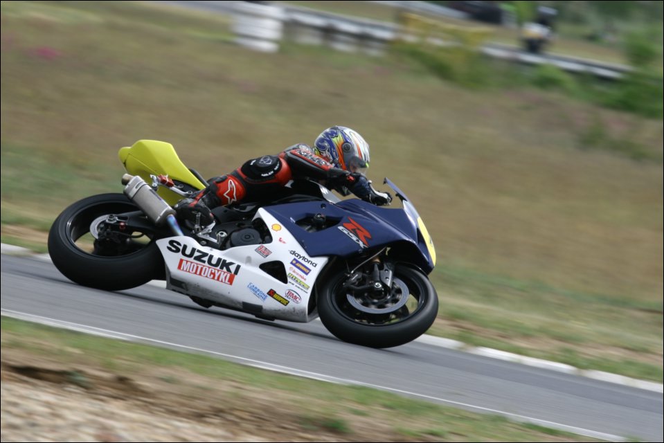 SUZUKI 103.jpg