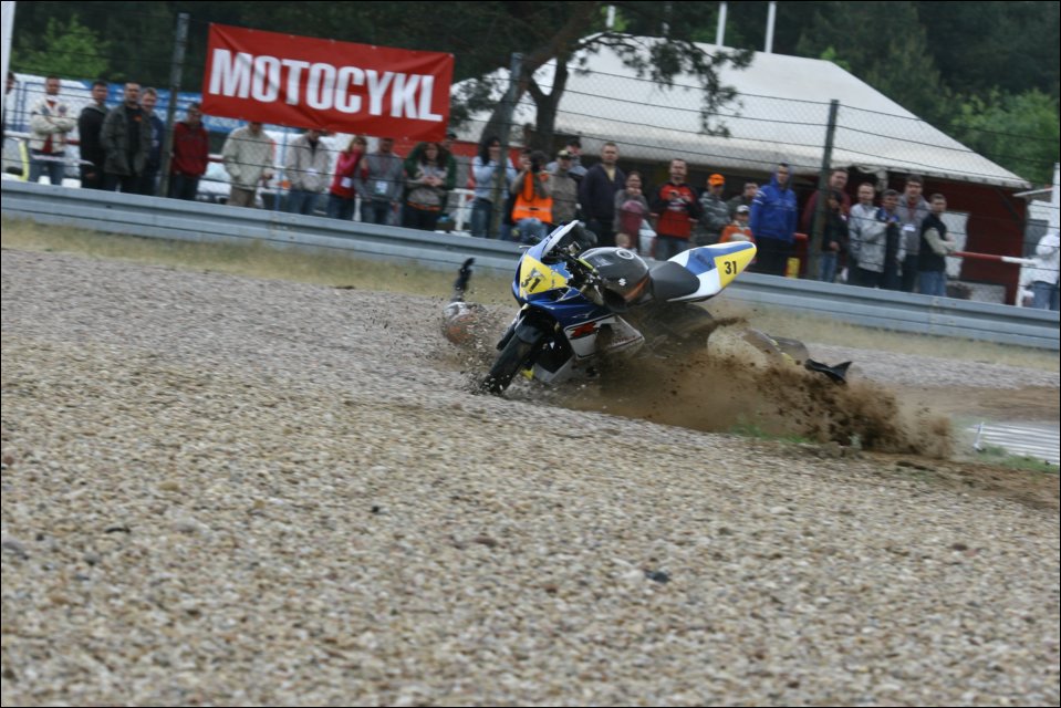 SUZUKI 243.jpg